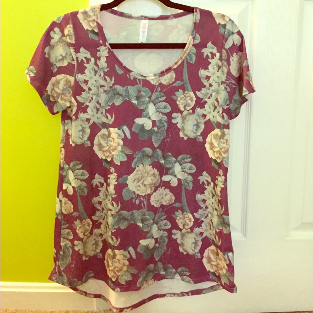 LulaRoe Classic Tee XS