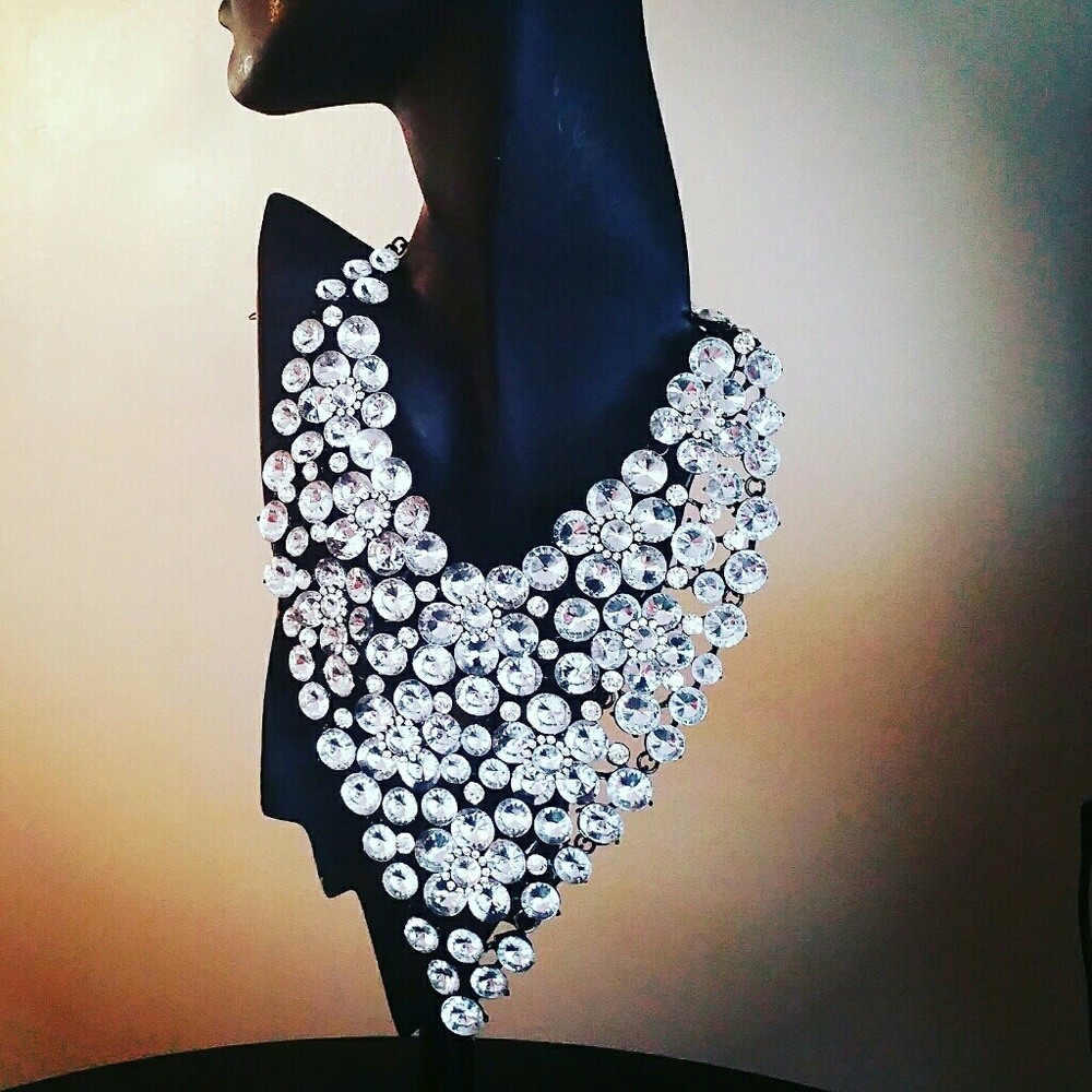 Statement necklace