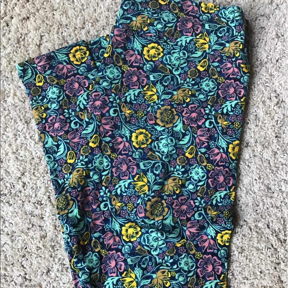 LuLaroe Floral TC Leggins