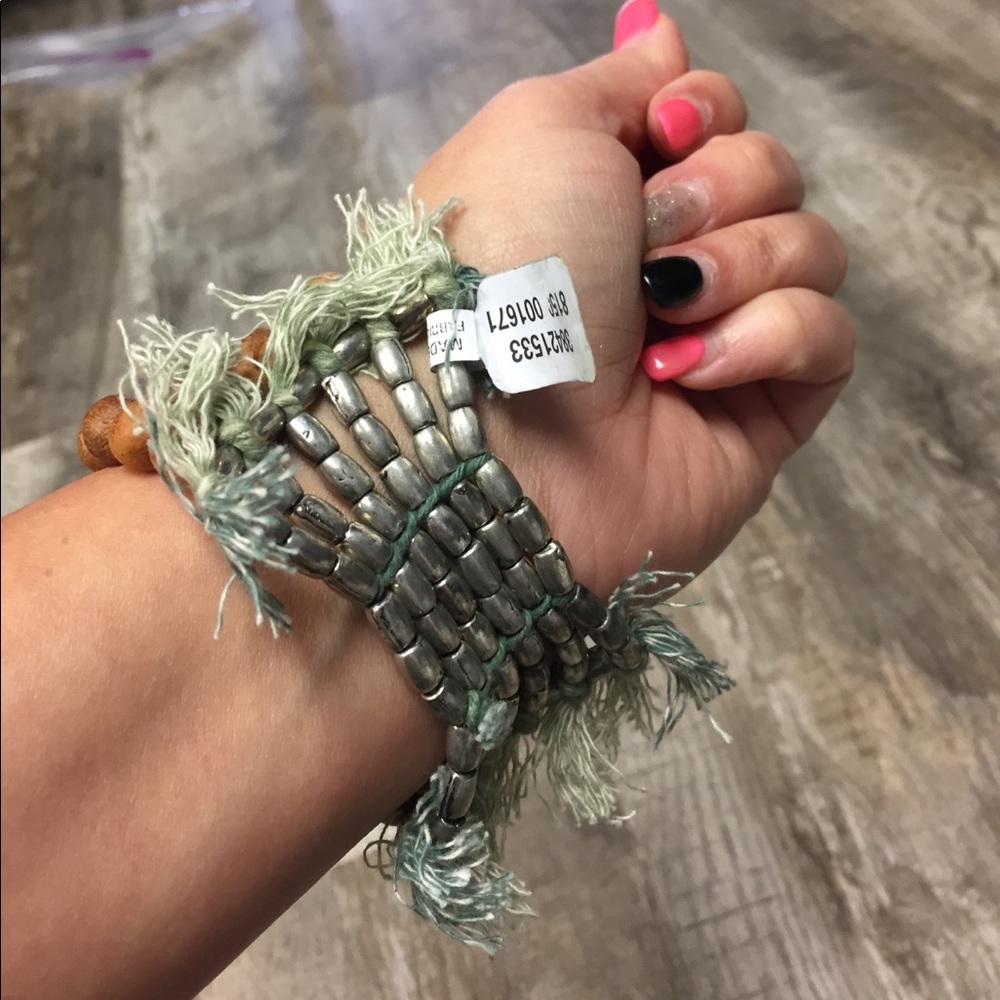 American eagle wooden bead bracelet nwt - Picture 2 of 3