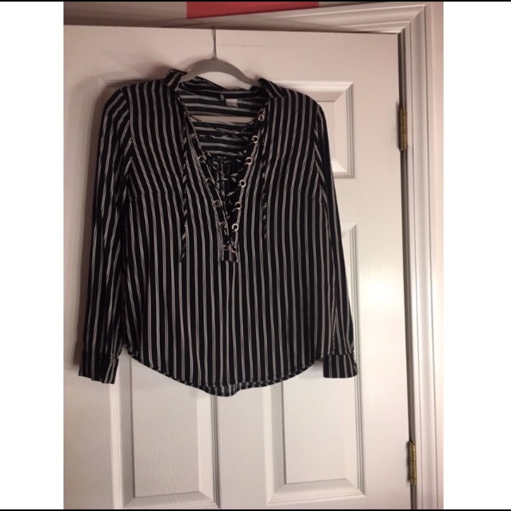 Striped lace up v-neck