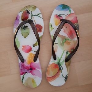 Flower flip flops