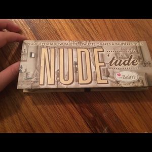 The Balm Nude Tude pallete
