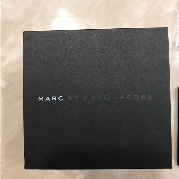 Marc Jacobs Rose Gold watch *no longer in stores* - Picture 5 of 6