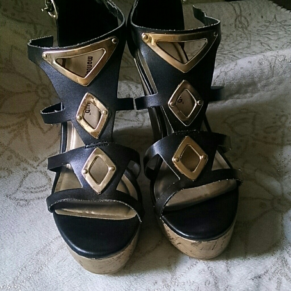 On Sale  NWOT Black  high wedges