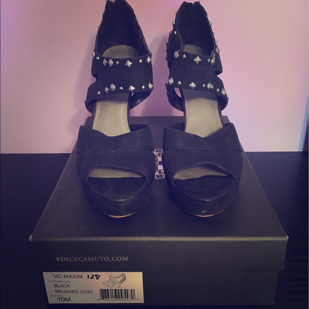 Vince Camuto Leather Sandals in Size 10