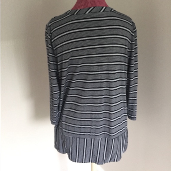 **SOLD**Talbots Tunic - Picture 3 of 4