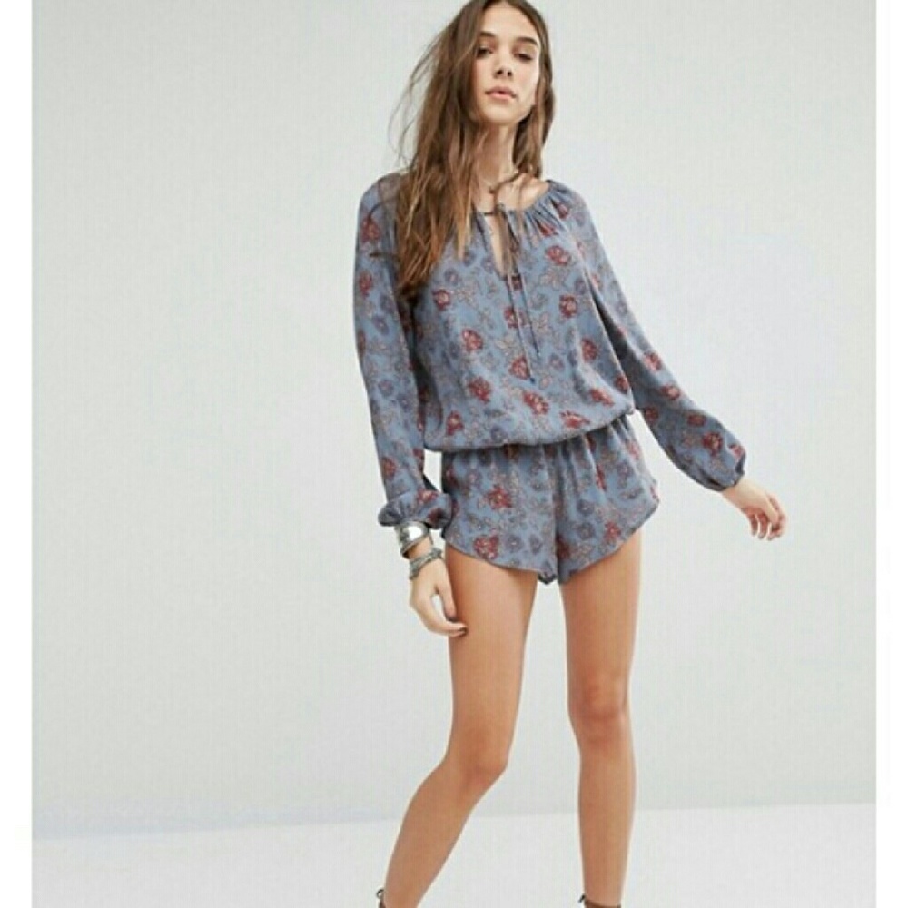 Off Shoulder Floral Romper - Picture 4 of 4