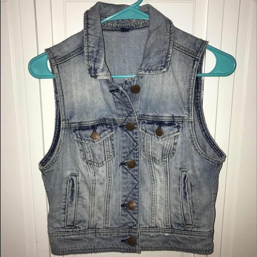 AE sleeveless jean jacket