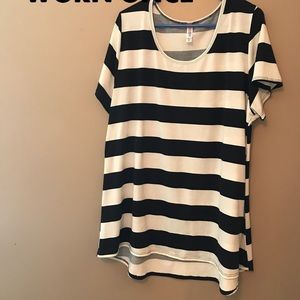 Lularoe classic tee