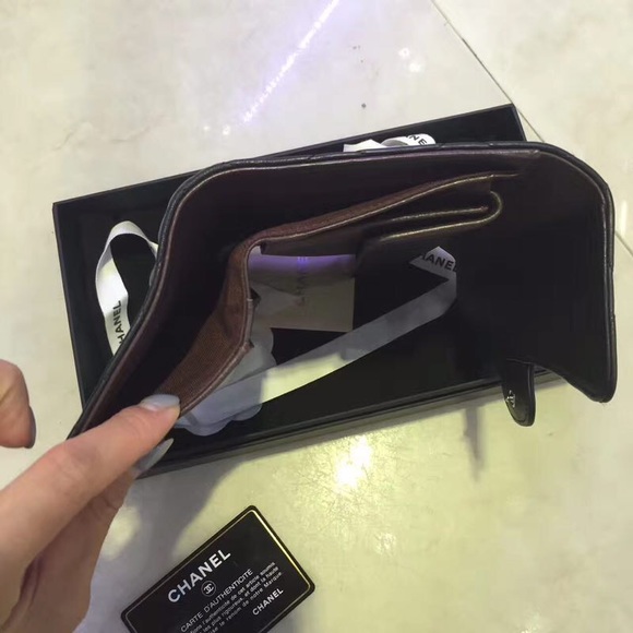 Sold! Authentic Chanel classic flap quilted wallet - Picture 2 of 4