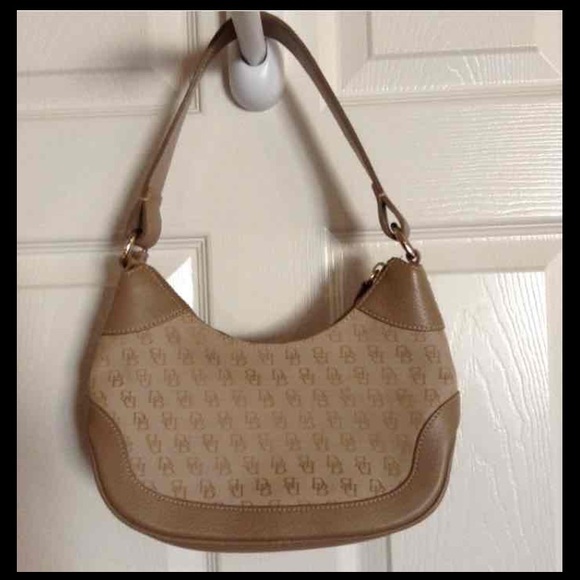 Dooney & Bourke - Picture 2 of 4