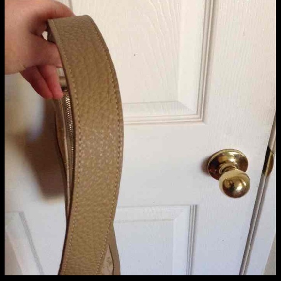 Dooney & Bourke - Picture 3 of 4