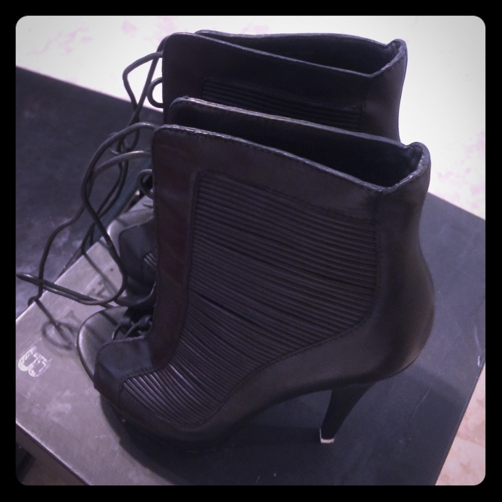 LAMB Black booties