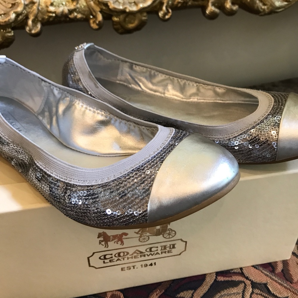 💥🎈REDUCED 💥🎈COACH SILVER FLATS WITH SEQUINS - Picture 2 of 7
