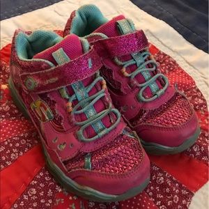 Skechers Shoes 💢Donating This Weekend