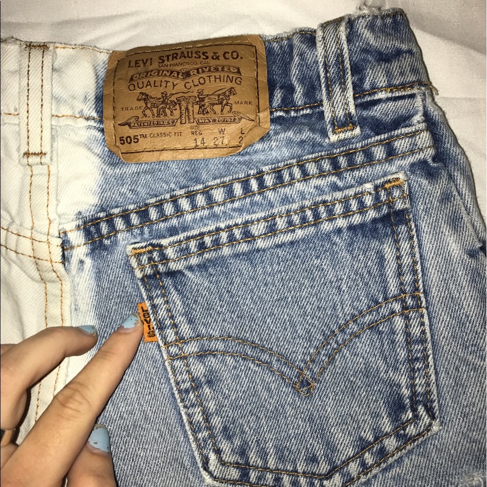 Levi shorts - Picture 3 of 3