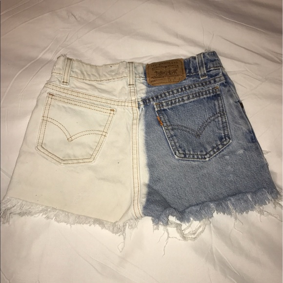 Levi shorts - Picture 2 of 3