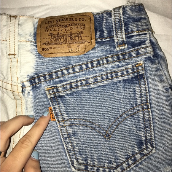 Levi shorts - Picture 3 of 3