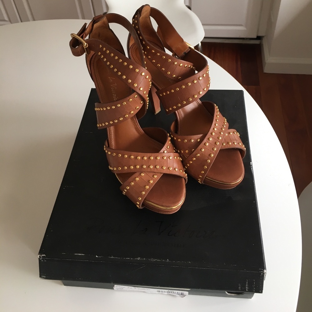 Pour La Victoire Ange Sandal, size 8.5