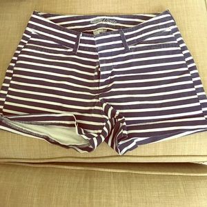 Old Navy Pixie Shorts Size 0 navy and white stripe