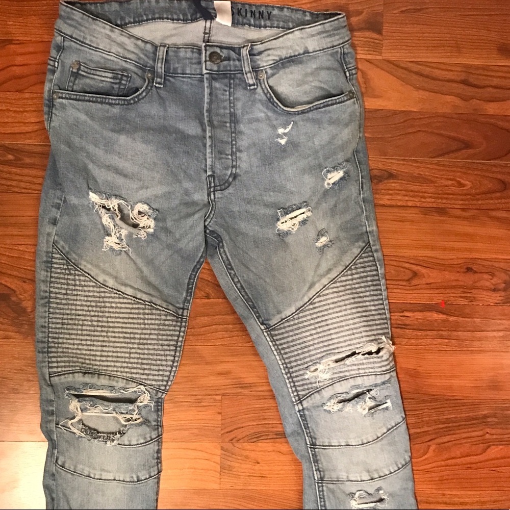 H&M distressed jeans size 31/32 ripped light wash