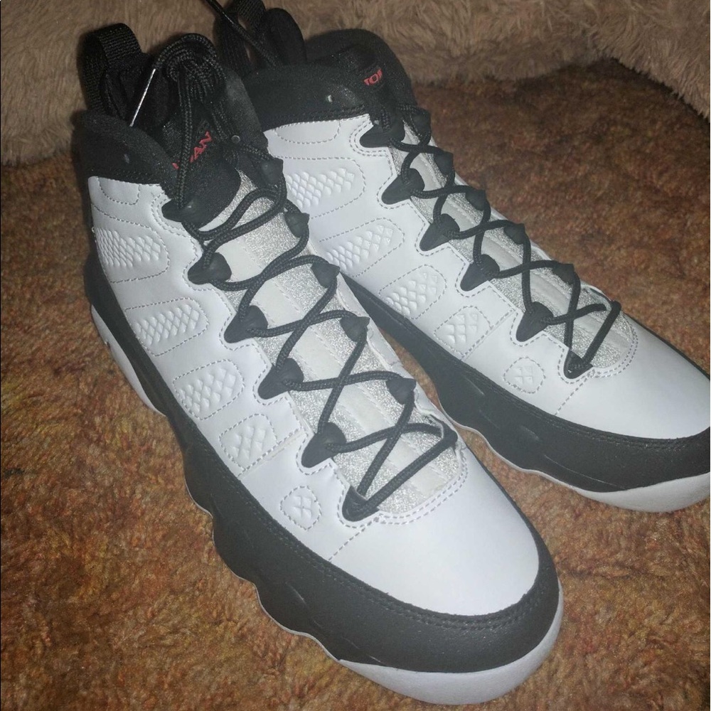 *Sold* Nike Jordan's retro 9