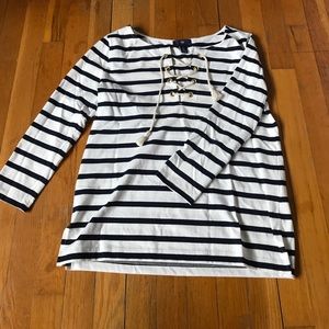 Grape quarter length lace up shirt