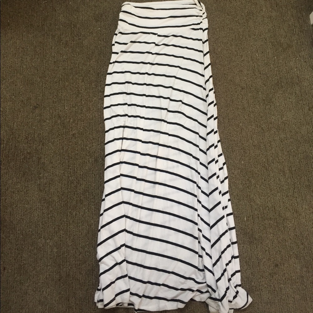 Long stripped maxi skirt