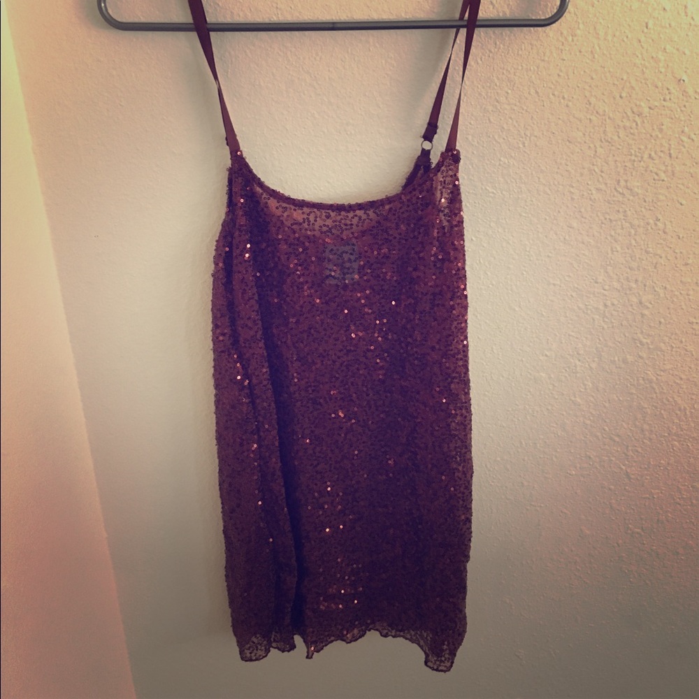 Sequin tank