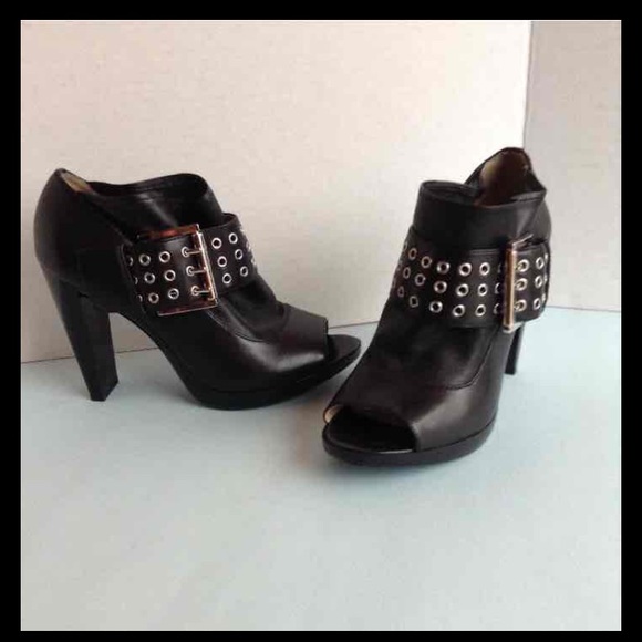 Michael Kors - Picture 1 of 4