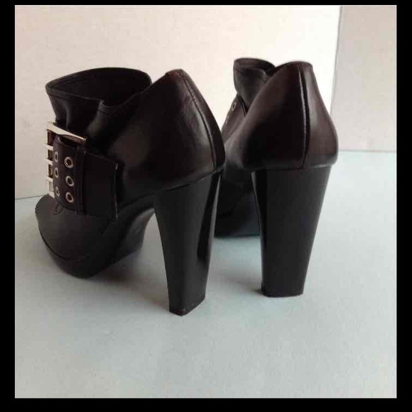 Michael Kors - Picture 2 of 4