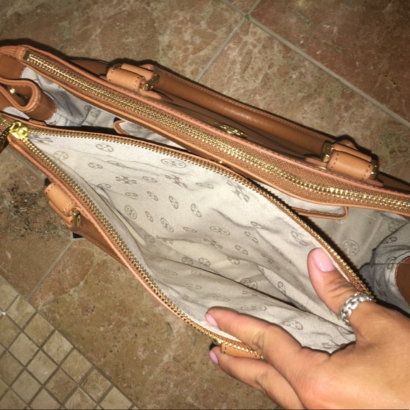 Tory Burch large double zip Robinson Luggage Tote - Picture 2 of 8