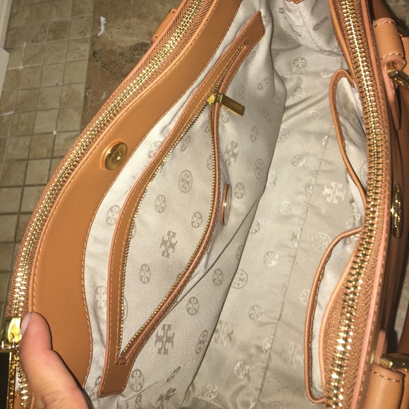 Tory Burch large double zip Robinson Luggage Tote - Picture 3 of 8