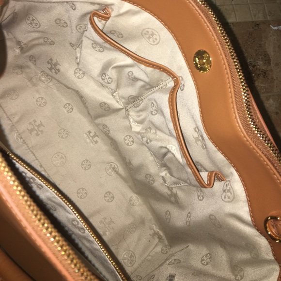 Tory Burch large double zip Robinson Luggage Tote - Picture 4 of 8