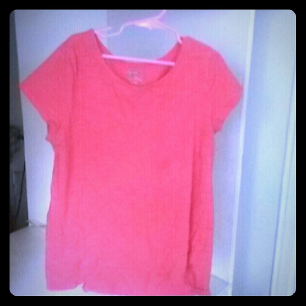 Soft t-shirt. NEVER WORN!