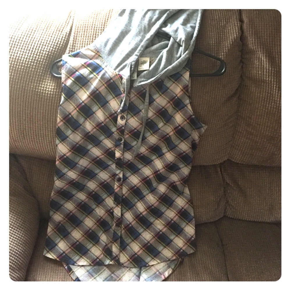 Cute sleeveless hoodie!