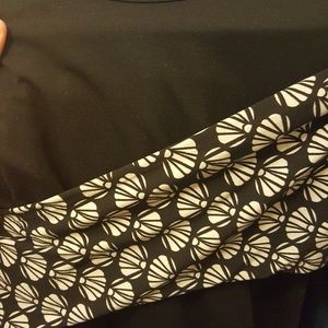 Lularoe Randy Tee, Rare Black with Seashells/Fans