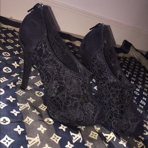 ‼️SALE‼️ ELLE BLACK LACE HEELS