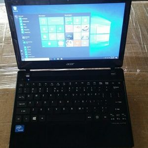 Laptop acer travelmate B113