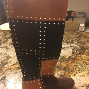 Michael Kour's suede boots size 8