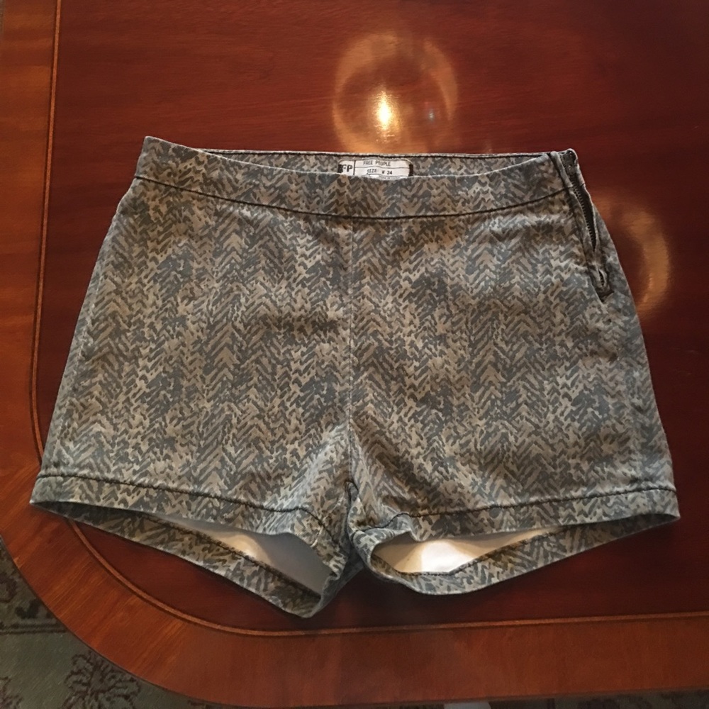Free People high rise shorts size 24