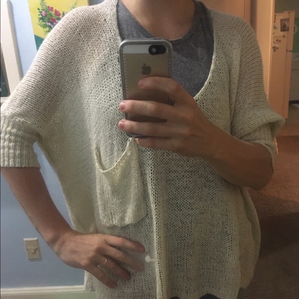 Off white 3/4 sleeve summer sweater size Medium