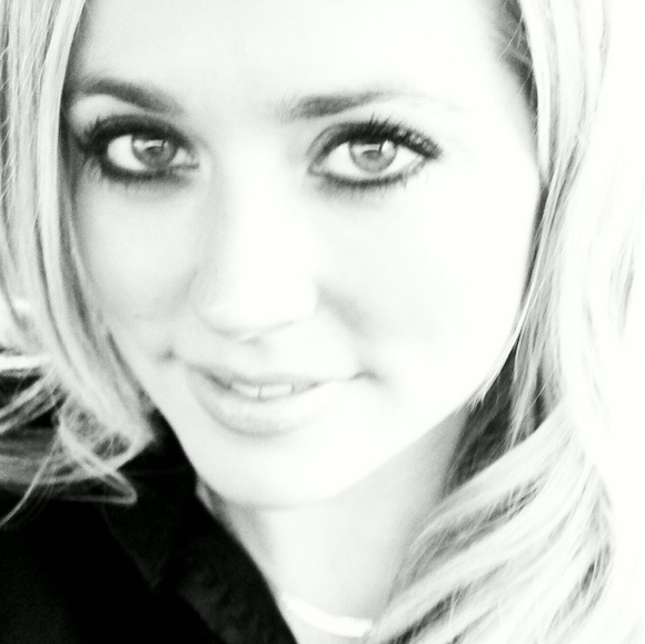 Meet your Posher, Aimee - Picture 4 of 8