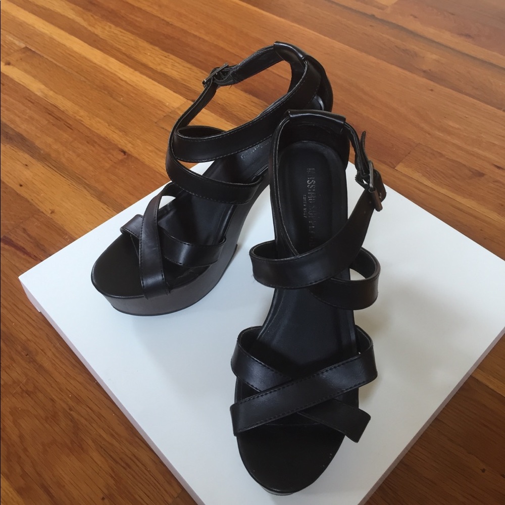 Mossimo platform high heeled shoes