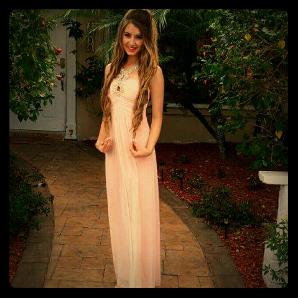 Beautiful Peach colored long halter dress! ❤