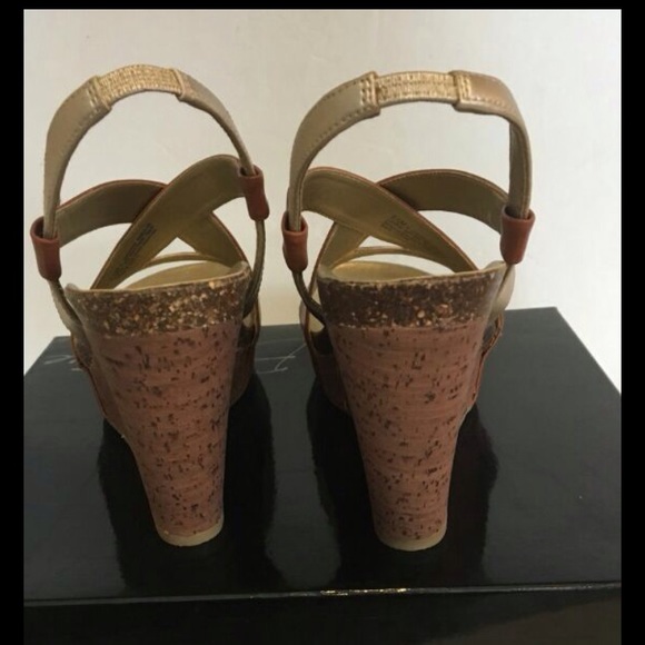 Sam Edelman - Picture 3 of 4