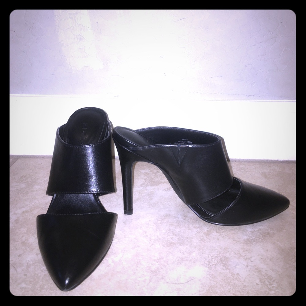 Brand new!! Halston pointed toe heels