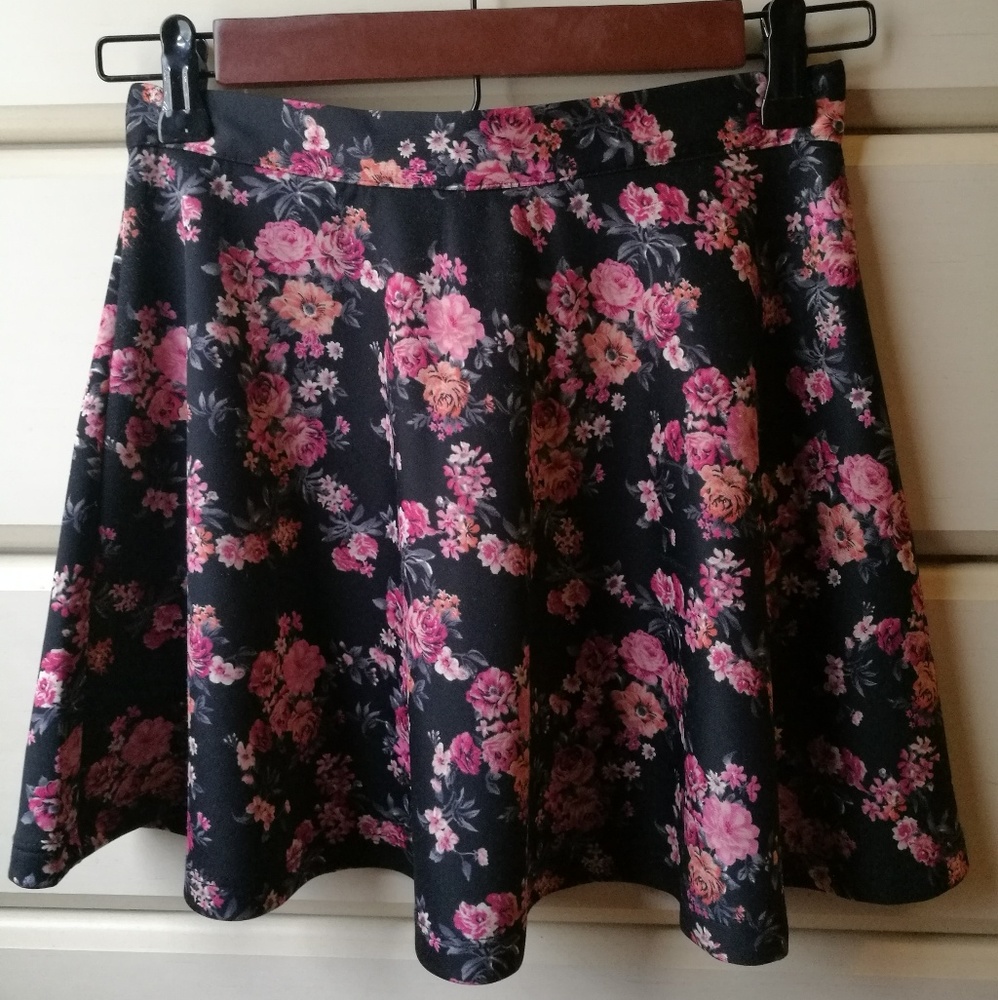 *SOLD*Forever 21 floral skirt