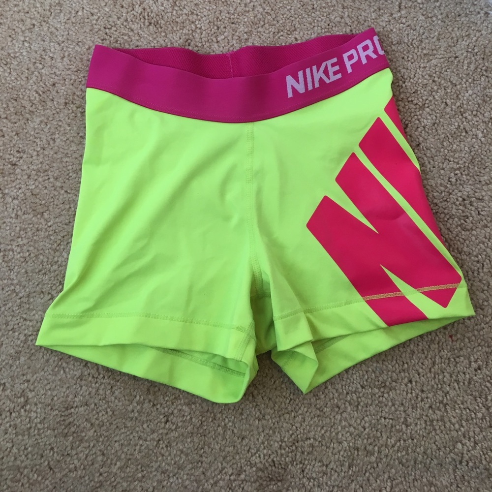 Nike pro